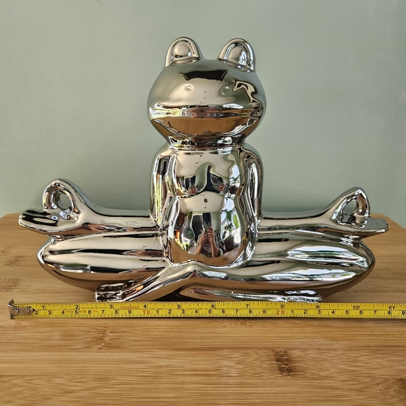 Silver Frog Yoga Figurine - Picture 6 of 10